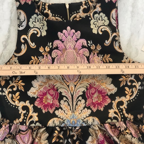 👄ROMANTIC FLORAL DRESS WITH METALLIC THREAD NWOT - Picture 5 of 7